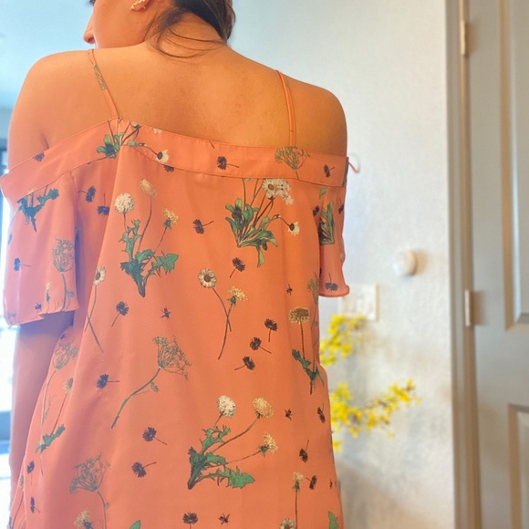 Express Spring Blouse - Picture 2 of 5